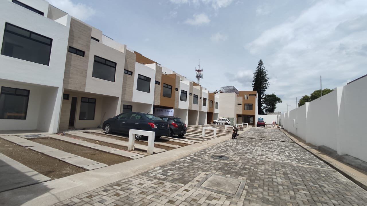 CASAS NUEVAS EN VENTA – EN “VINCA RESIDENCIAL” En col. BUGAMBILIAS – 16 de Septiembre y Av. Margaritas (22) Casas Nuevas En Venta En “vinca Residencial” En Col. Bugambilias – 16 De Septiembre Y Av. Margaritas (22)