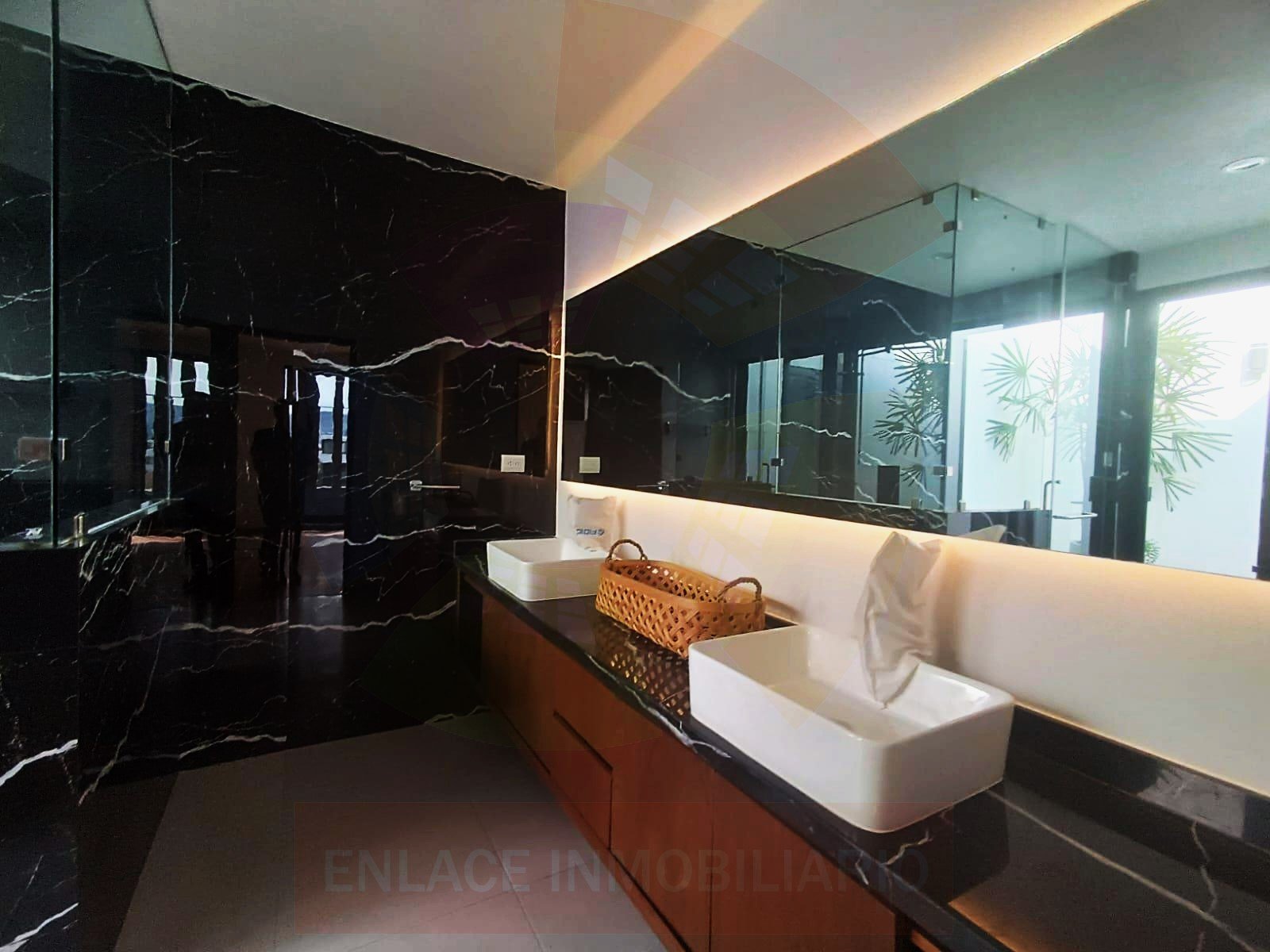 Brochure_Vallarta_14-017